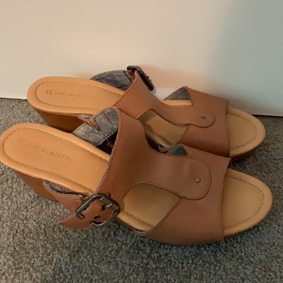 Naturalizer Tan Wedge Sandal size 9 - Picture 2 of 14